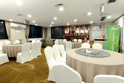 天友大酒店(重庆两路口地铁站儿童医院店)