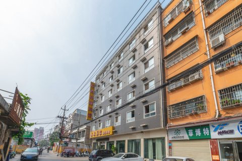 未来易家快捷宾馆(禹州东环路店)