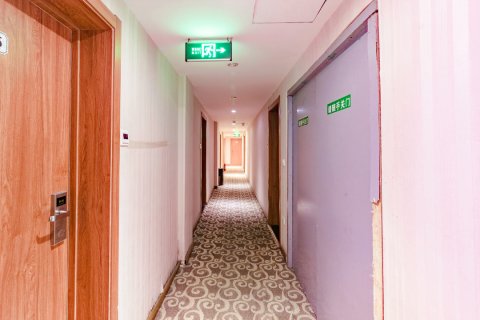 明珠商务酒店(商丘高铁站中医院店)