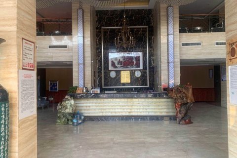 梁山维也纳酒店