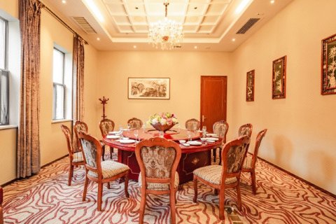 千山和悦酒店(花溪孟关汽配城店)