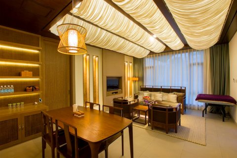 极白帐篷客溪龙茶谷酒店