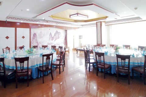 寰宇大酒店(沂水东方购物中心长安南路店)