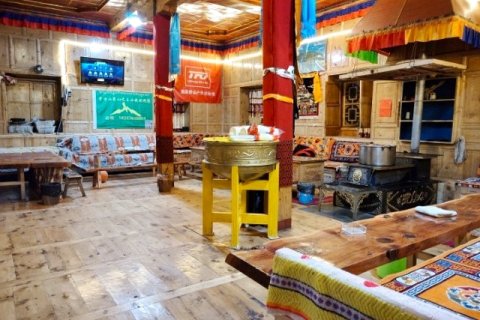 康定贡嘎山蜀山之王客栈