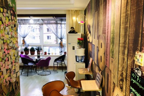 吉林窝牛太空舱青年旅社