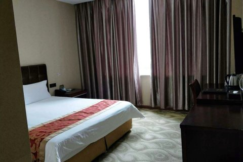 文汇酒店(茂名高铁站华侨城购物广场店)