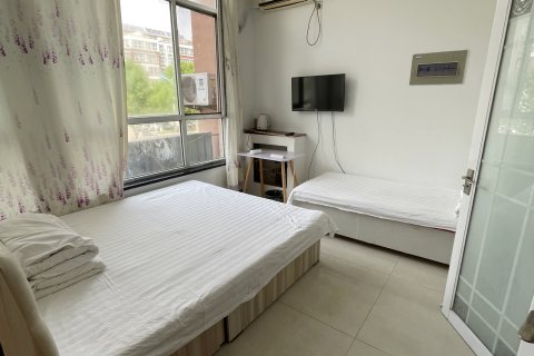 卢龙瑞鹏红山旅店