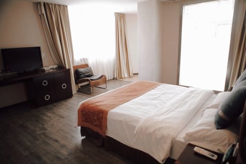 龙里佰利大酒店