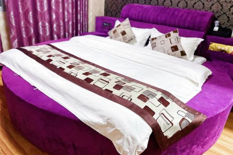 富宁星辰主题酒店