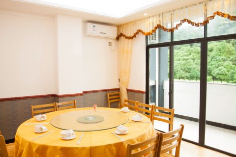 罗浮山食为先酒店