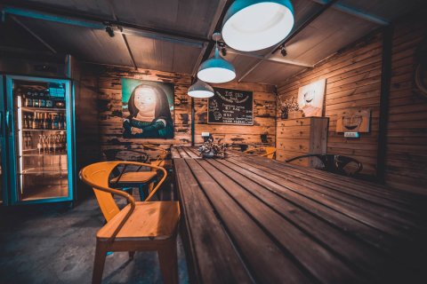 POSHPACKER拖板鞋青年旅舍旅行酒店(成都太古里春熙路地铁站店)