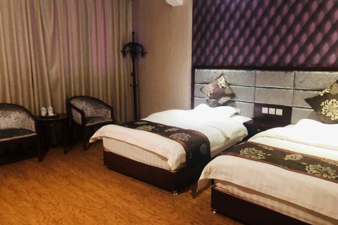 炉霍罗布岭宾馆