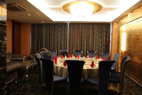 乡城德勒大酒店