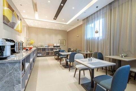 如家商旅酒店(杭州河坊街江城路地铁站店)