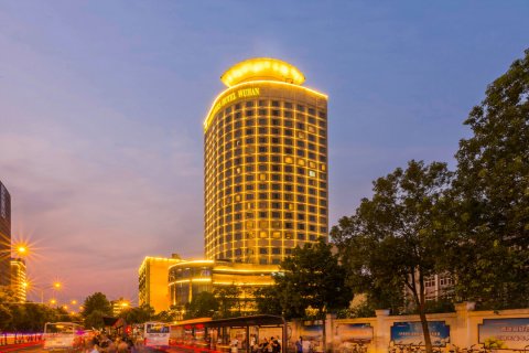 武汉五月花大酒店(黄鹤楼中南路地铁站店)