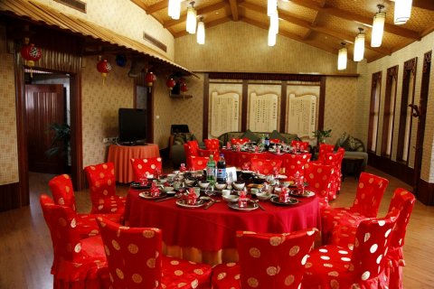 梅州雁南飞围龙大酒店