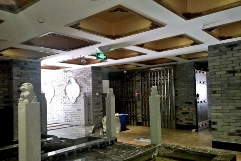 盐亭河畔春天园林式酒店