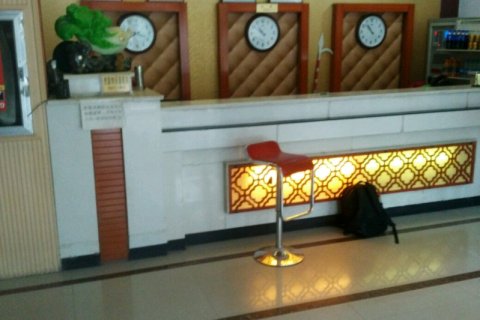 阿拉尔美都宾馆