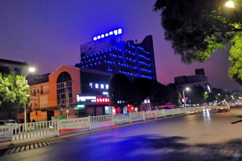 百川连锁•季节风酒店(北海合浦店)