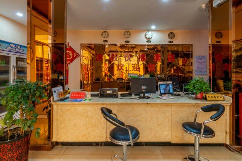 西平渡假快捷酒店