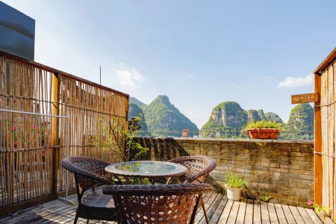 万丽花园大酒店(阳朔西街漓江店)