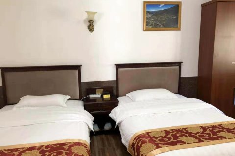 西行藏地连锁酒店(雅江店)