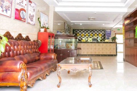 大柴旦华庭商务宾馆(翡翠步行街店)