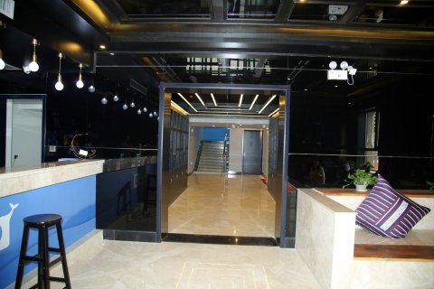 蓝鱼电影酒店(定兴大钟寺店)