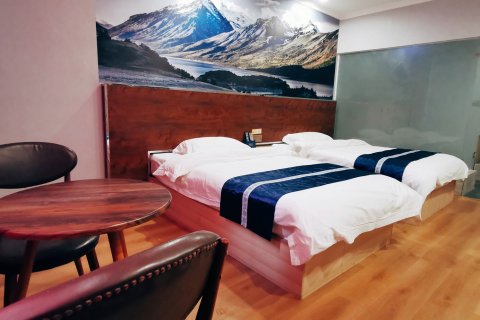 茶卡索隆阁酒店