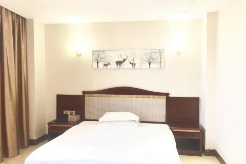 田东皇冠假日商务酒店