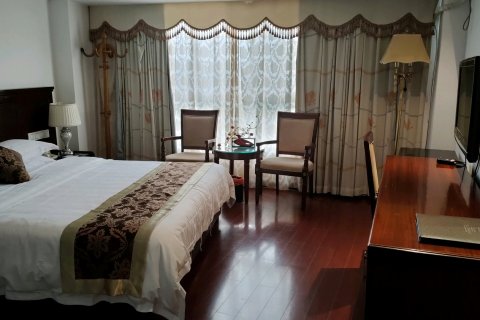 屯昌紫京皇冠酒店