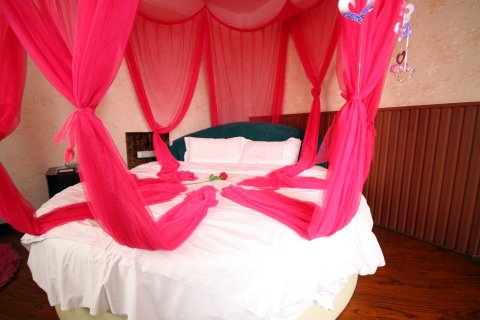 礼泉鑫豪商务酒店