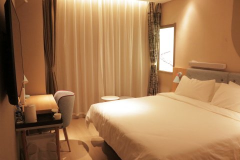 如家酒店(鄂尔多斯美食广场店)