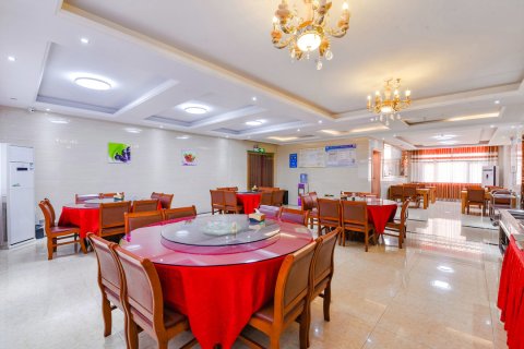 内乡盛世假日酒店