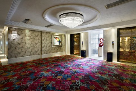 龙里伯爵钻石酒店