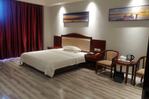 田东皇冠假日商务酒店