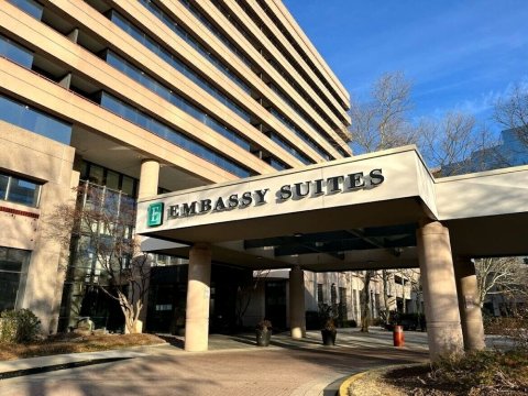 华盛顿贝塞斯达希尔顿安泊酒店(Embassy Suites by Hilton Bethesda Washington DC)