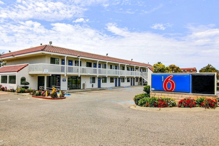 隆波克6号汽车旅馆(Motel 6-Lompoc, CA)