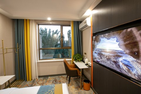 敦煌杏子酒店(沙洲夜市店)