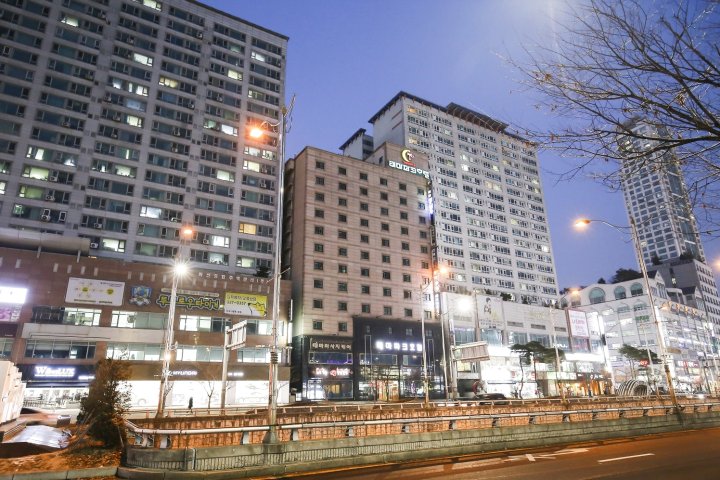 富川主题公园酒店(Bucheon Theme Park Hotel)