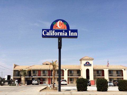 阿德兰托 395 号美国国道加州套房汽车旅馆(California Inn Hotel and Suites Adelanto US 395)