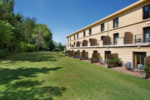 普罗旺斯艾克斯法义公寓式酒店套房之家(Suite Home Aix en Provence Sud TGV)