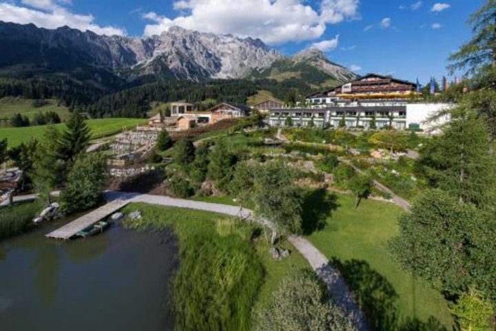 优泊古森艾姆度假酒店(Übergossene Alm Resort)