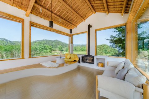 言火火春夏秋冬民宿(宁国皖南川藏线店)