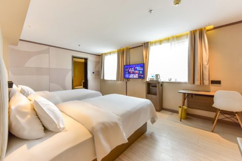 凯来酒店(西宁火车站店)