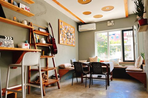 烟台花院里民宿(滨海中路店)