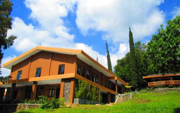 Foresta Resort Tretes Villa Wooden House