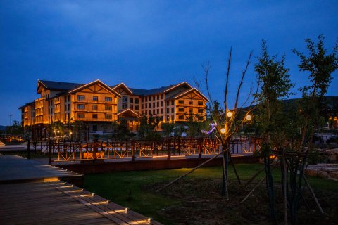 乌兰察布日光草原大河湾度假酒店