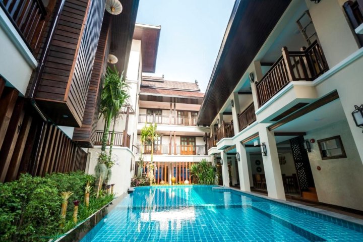 维昂塔佩度假酒店(Viang Thapae Resort)