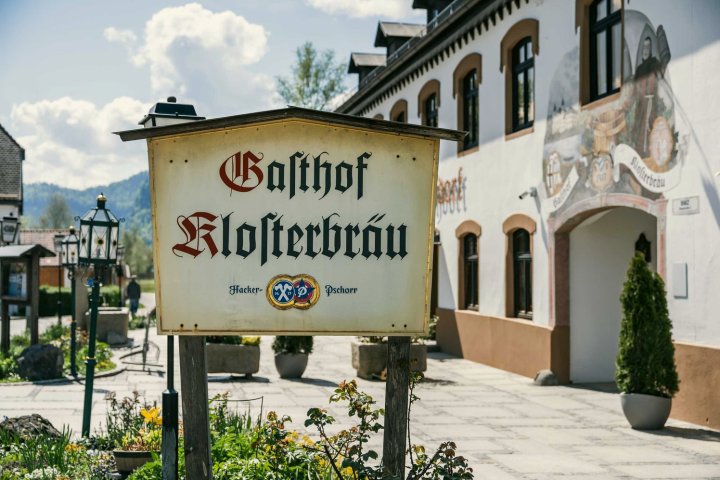 克罗斯特堡施尔德尔弗酒店(Klosterbräu Schlehdorf)